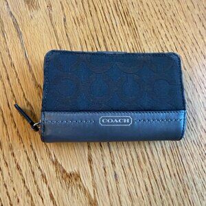 COACH WOMENS SMALL CHARCOAL GRAY WALLET GREAT CONDITION